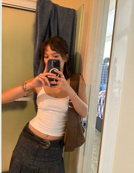 Kennedie Nguyen heiße hd fotos