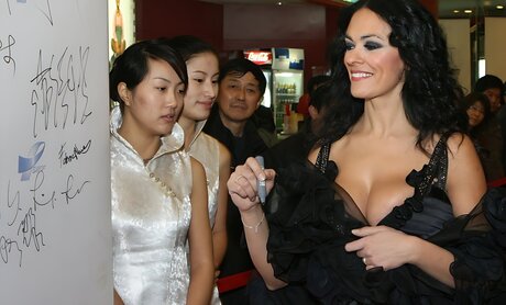 Maria Grazia Cucinotta model kostenlose bilder