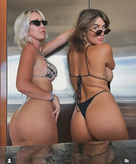 Jeneva From PARiTY perfekte nackten galerie