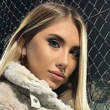 Elif Karaarslan schauspielerin heiße bilder