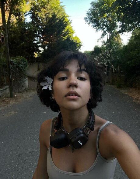 Yashankulova schauspielerin schöne galerie