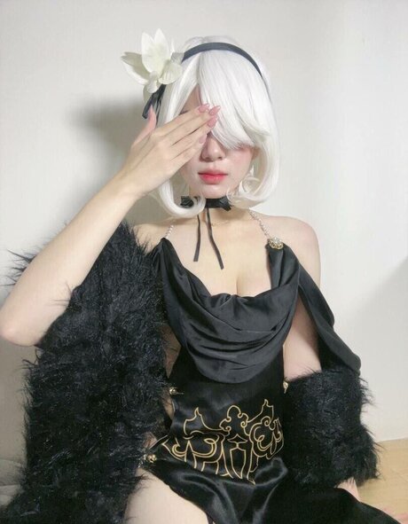 Niken Andalusi xxx perfekte galerien