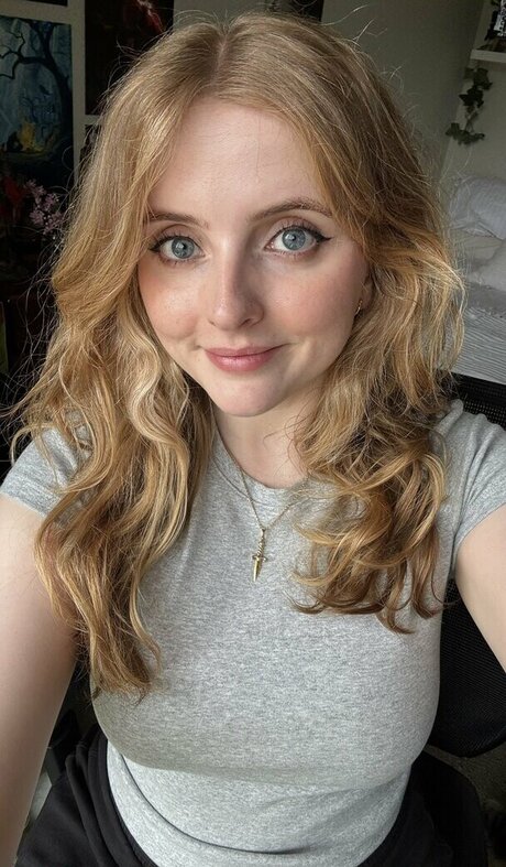 Krysttl nackt pornostar fotos