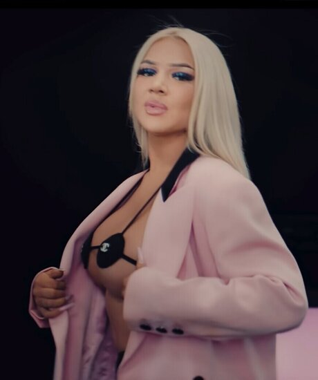 Shirin David erotische perfekte galerien