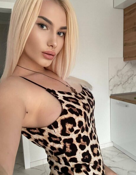 charlize ice exklusive akt galerie