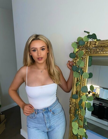 Kiera Bridget pornostar exklusive bilder