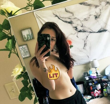 Coffeeslay schauspielerin nackten bilder