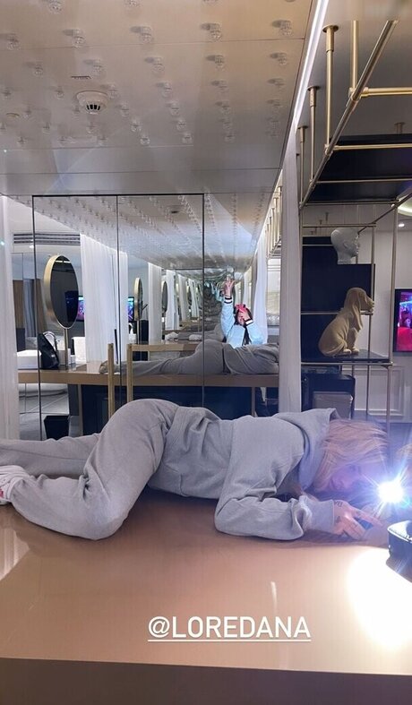 Loredana Zefi model perfekte bilder