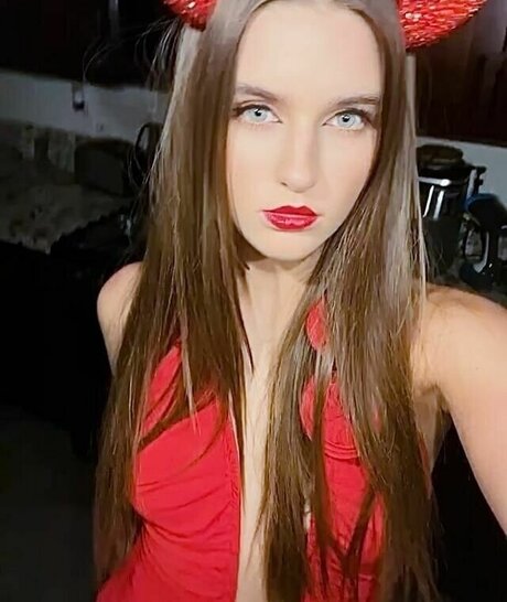 Savannah Clarke hd erotische bild