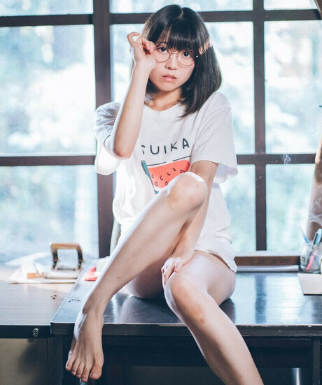 behaarte beine nur fans hd nackt fotos