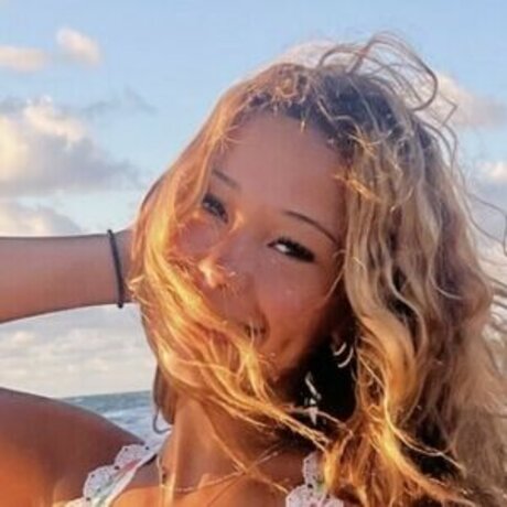 Jailyn Como perfekte top bilder