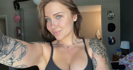 blonde shemale onlyfans sexy perfekte archiv