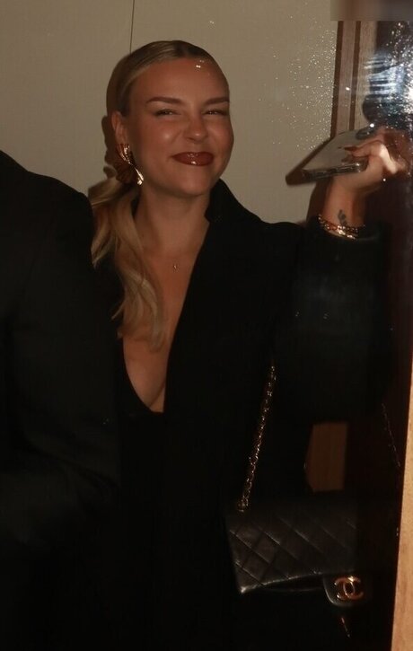 desi onlyfans erotische heiße foto