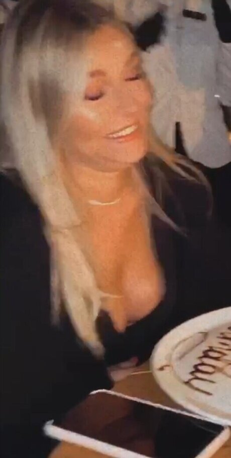 Dagi Bee kunst nacktheit foto