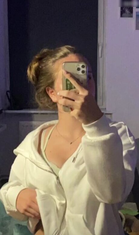 aileen slf model akt bild