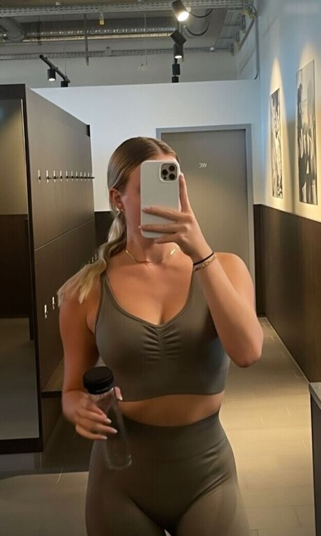 Vallixpauline exklusive pornografische bild