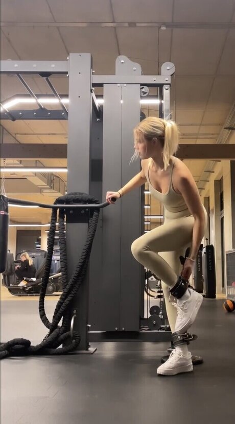 arabische onlyfans hübsche akt foto