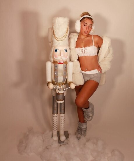 Rosie McClelland top hd fotos