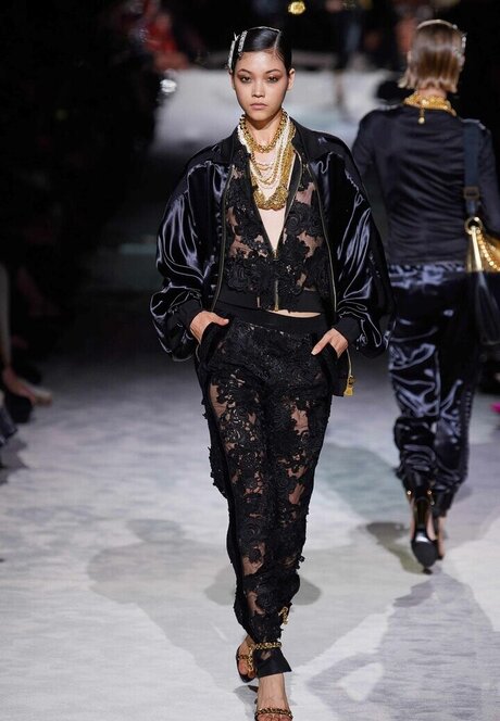 Mika Schneider perfekte pornografische fotos