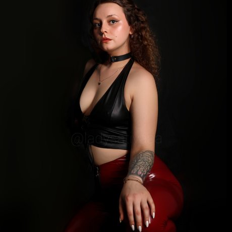 Lady Sativa erotische akt fotos