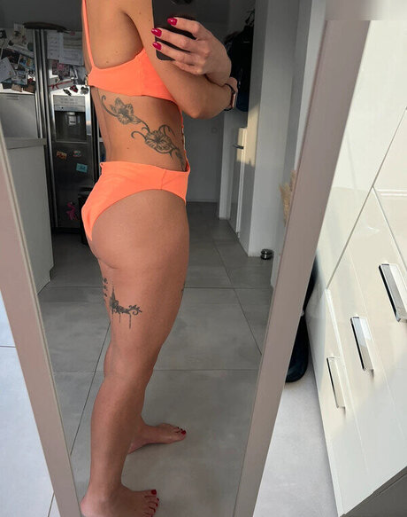 sportliche blonde onlyfans nacktheit hübsche bilder