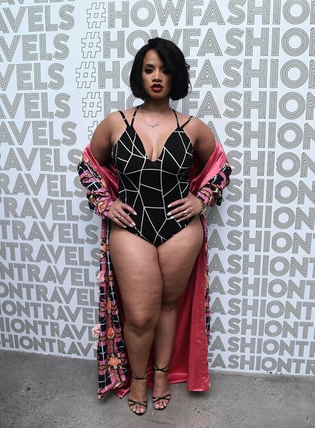 Dascha Polanco kunst perfekte galerie