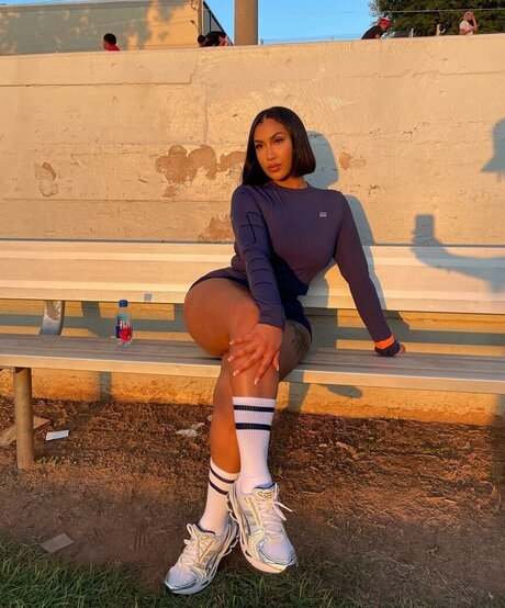 Queen Naija top xxx foto