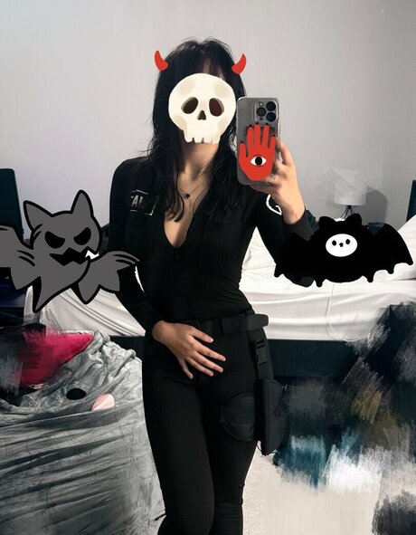 dünnes model onlyfans kunst nackten bild