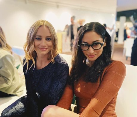 Meaghan Rath top schöne foto