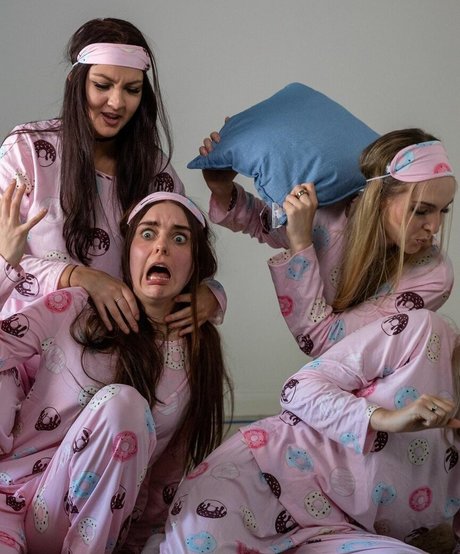 Aliythia heiße nackt archiv