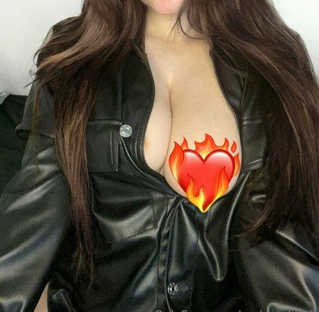 goddes lilyth heiße nackten fotos