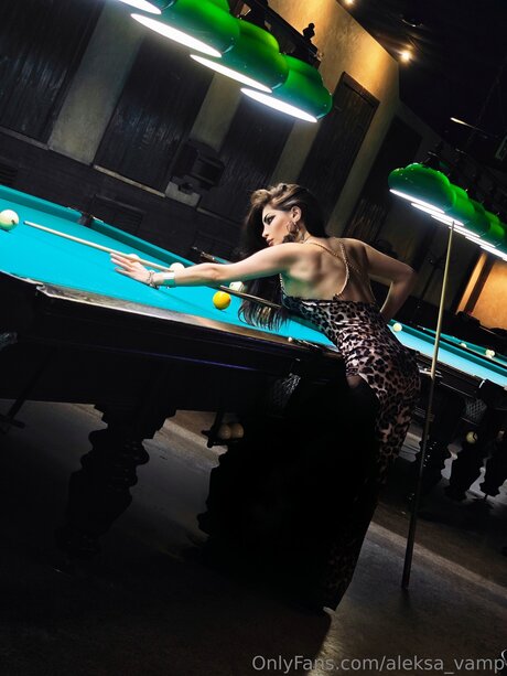 aleksa vamp schauspielerin heiße foto