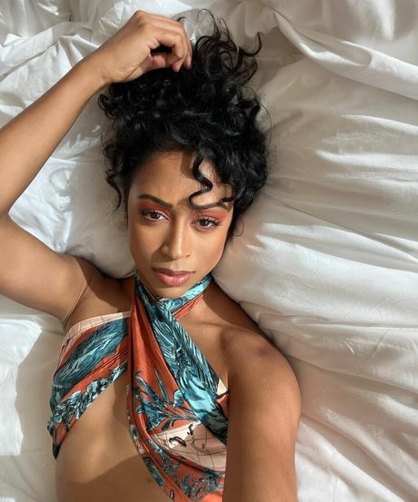 Liza Koshy xxx hd fotos