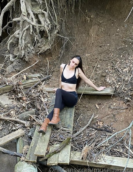 musemegara schauspielerin perfekte galerien