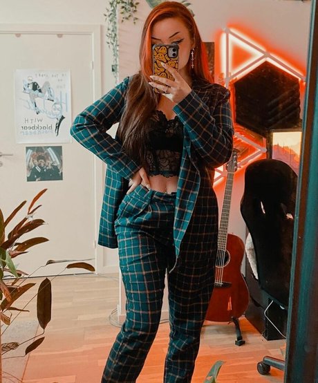 Proxyfox model akt galerien