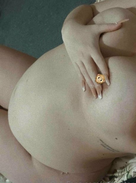 arya star nackt hübsche foto