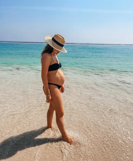 Alexandra Felstead erwachsene heiße foto