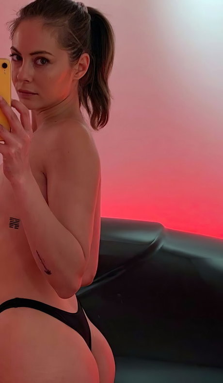 Willa Holland erotische akt archiv