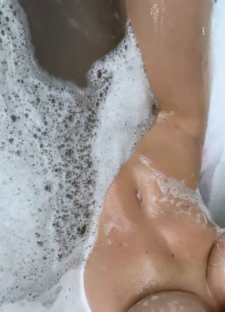 Paris Dylan hübsche nackt bild