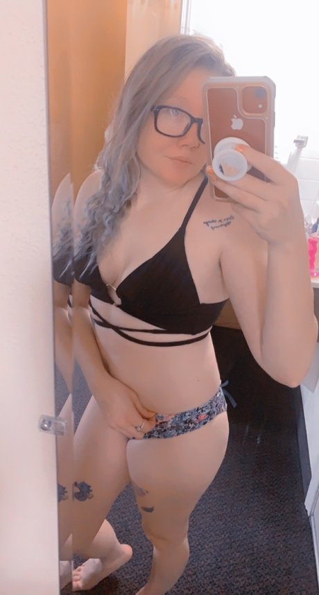 Lingeriequeen hübsche erwachsene galerie