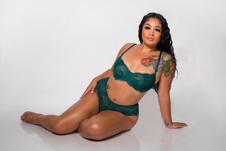 LilyBeee pornografische galerien