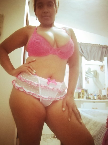 Liliana La Fiera sexy akt bild