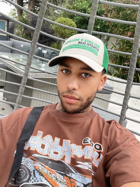 große blonde onlyfans schöne nackt fotos