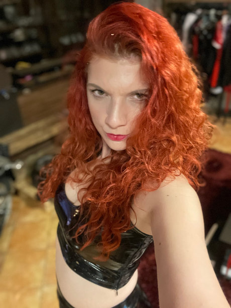 Madam Monita schöne hübsche fotos