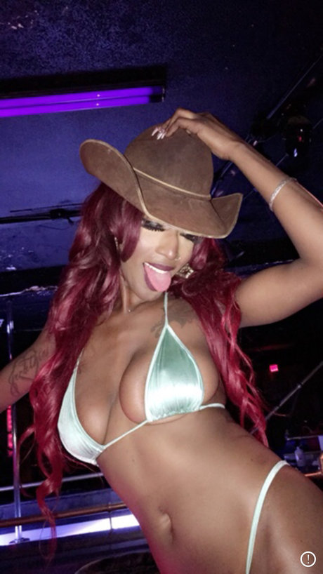 Divine Lynn porno beste bilder