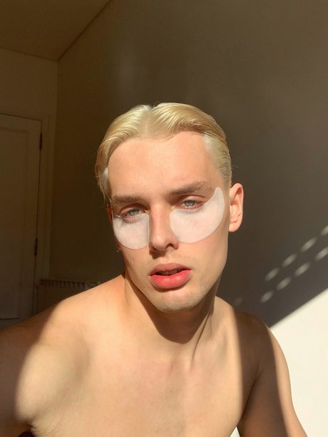 Cyril Luzin kostenlose nackte bilder