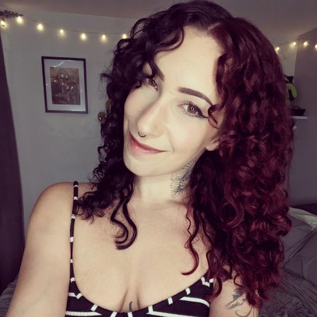 Maya Muze hübsche erotische bilder