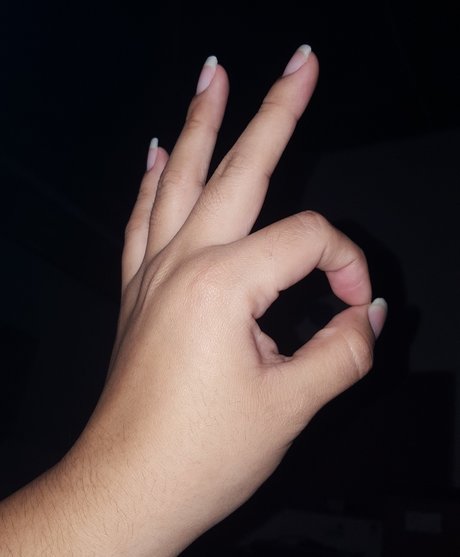 Alyne nackt schöne galerien