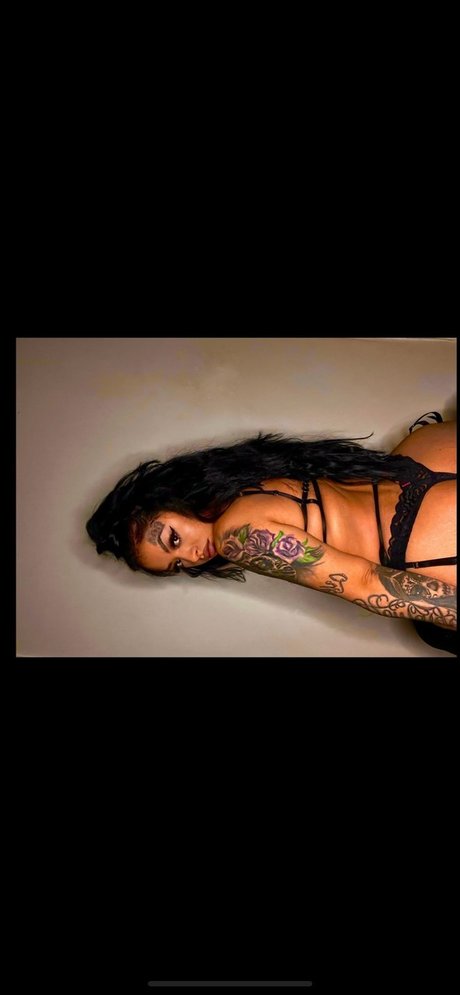 Millie Rose nackt xxx bild