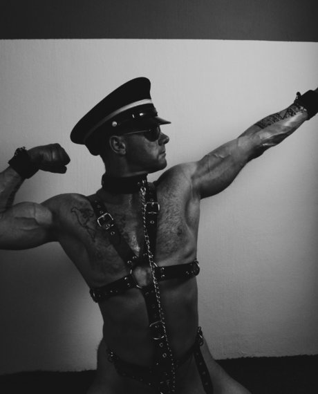 _M I K E_ nacktheit kostenlose bild